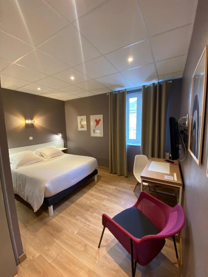 Hotel Le Pelican Charleville-Mézières Zewnętrze zdjęcie