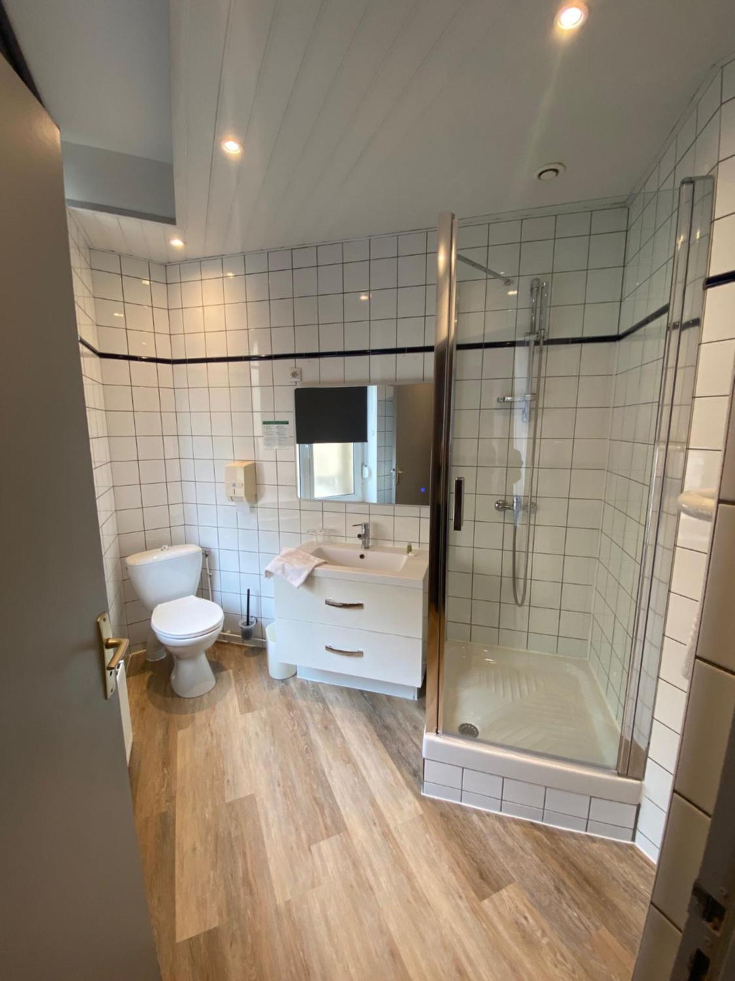 Hotel Le Pelican Charleville-Mézières Zewnętrze zdjęcie
