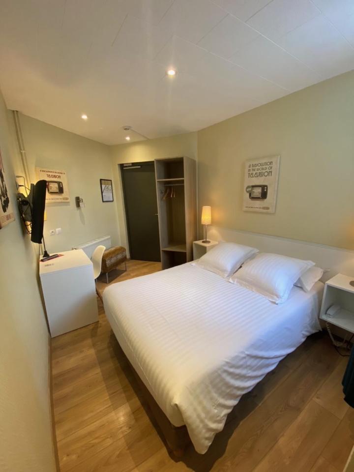 Hotel Le Pelican Charleville-Mézières Zewnętrze zdjęcie